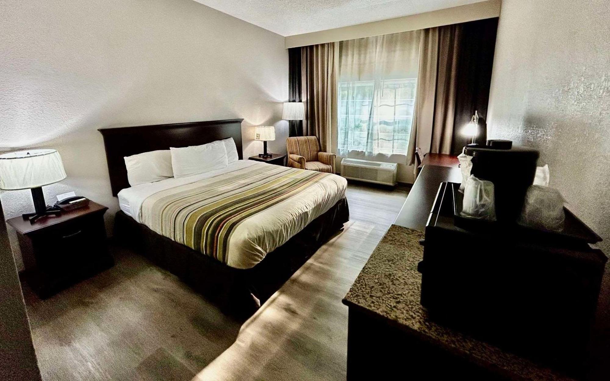 Country Inn & Suites By Radisson, Columbus, Ga Esterno foto